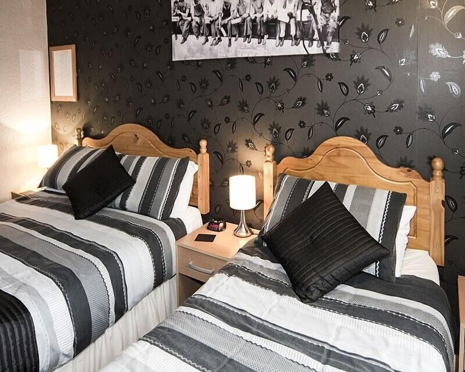 Double Room | Individually decorated, individually furnished, iron/ironing board