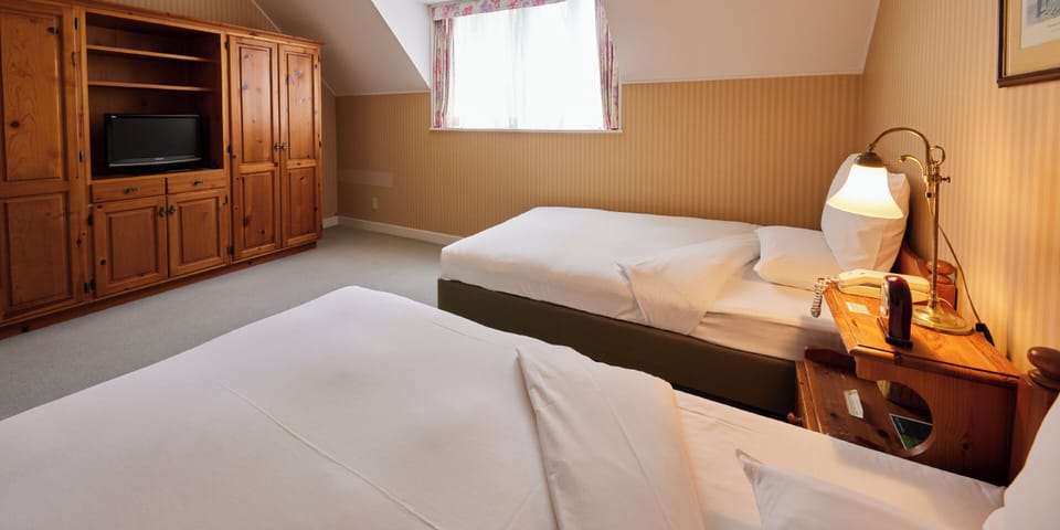 1 bedroom, in-room safe, desk, free WiFi