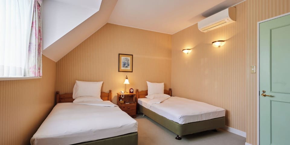 1 bedroom, in-room safe, desk, free WiFi