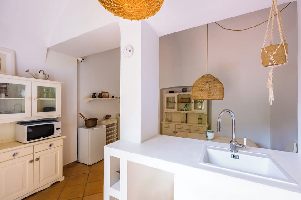 House (2 Bedrooms) | Private kitchen | Cookware/dishes/utensils
