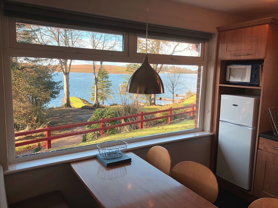 Cottage | 2 bedrooms, iron/ironing board, free cribs/infant beds, free WiFi