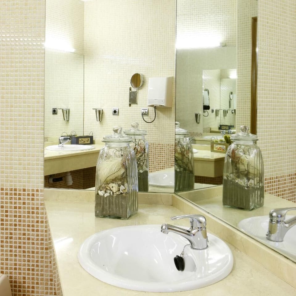Free toiletries, hair dryer, towels