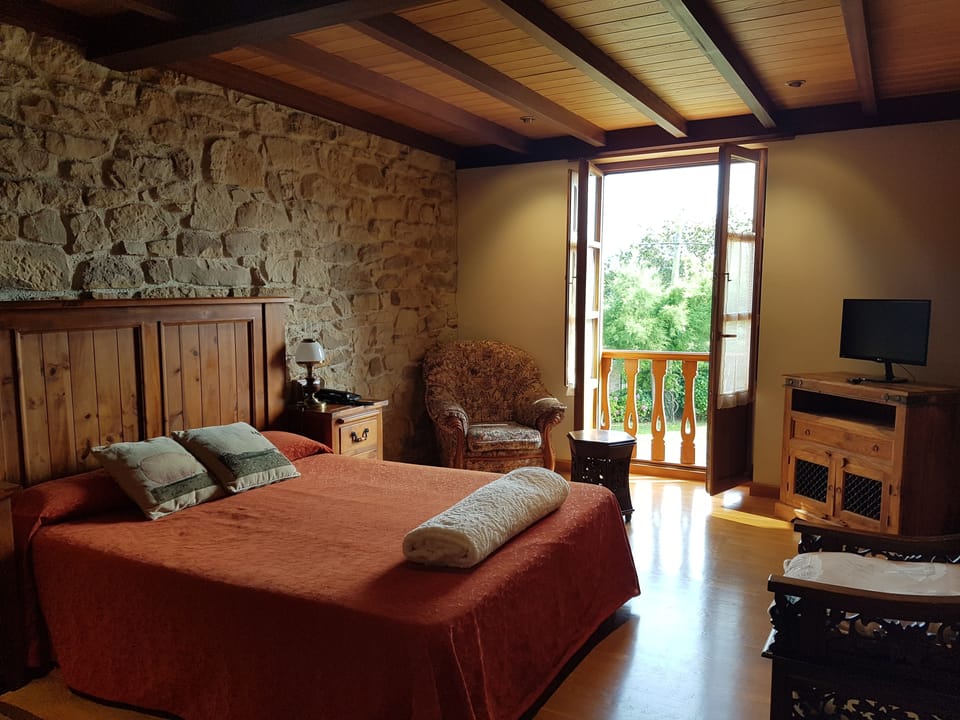Soundproofing, iron/ironing board, rollaway beds, free WiFi