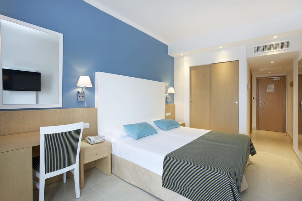 In-room safe, desk, blackout drapes, free WiFi