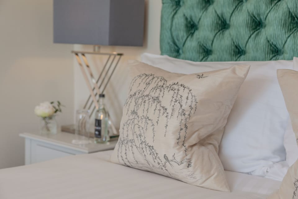 Luxury Double Room | Desk, blackout drapes, soundproofing, iron/ironing board