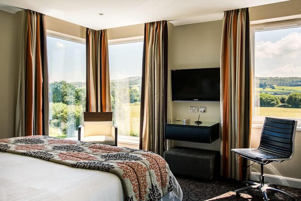 In-room safe, desk, iron/ironing board, free WiFi