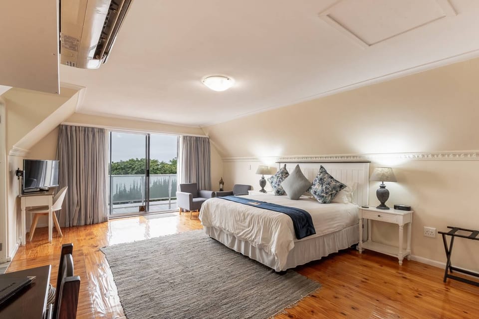 Family Room, Balcony, Sea View | In-room safe, blackout drapes, iron/ironing board, free WiFi
