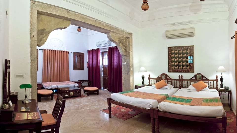 Heritage Royal | Minibar, desk, free WiFi, bed sheets