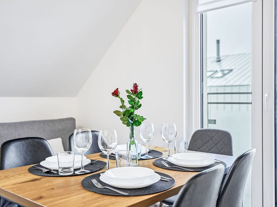 Furniture, Interior Design, Table, Flooring, Chair, Kitchen & Dining Room Table, Home, Floor, Dining Room, Room