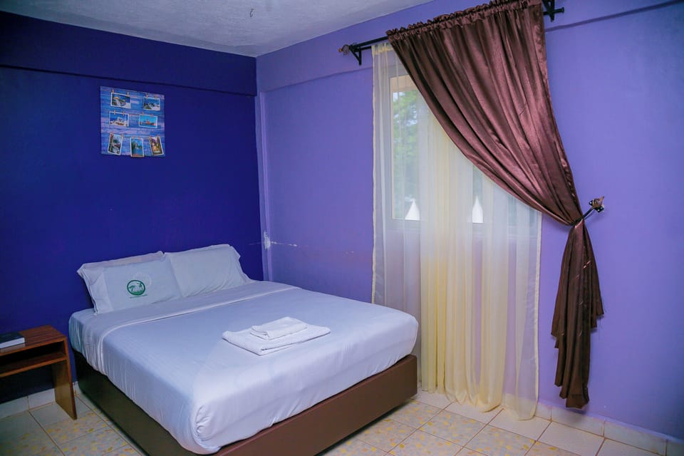 Basic Single Room | Desk, free WiFi, bed sheets