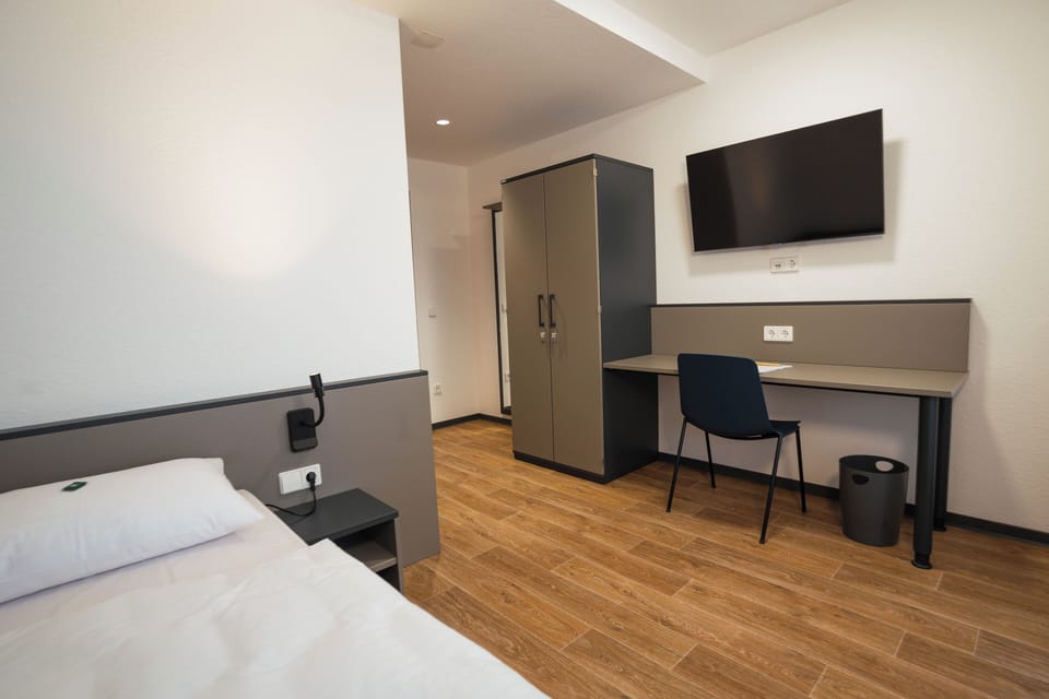 Single Room | Free WiFi