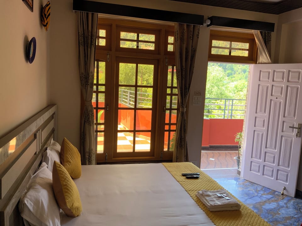 Luxury Room, Balcony, Mountain View | Free WiFi