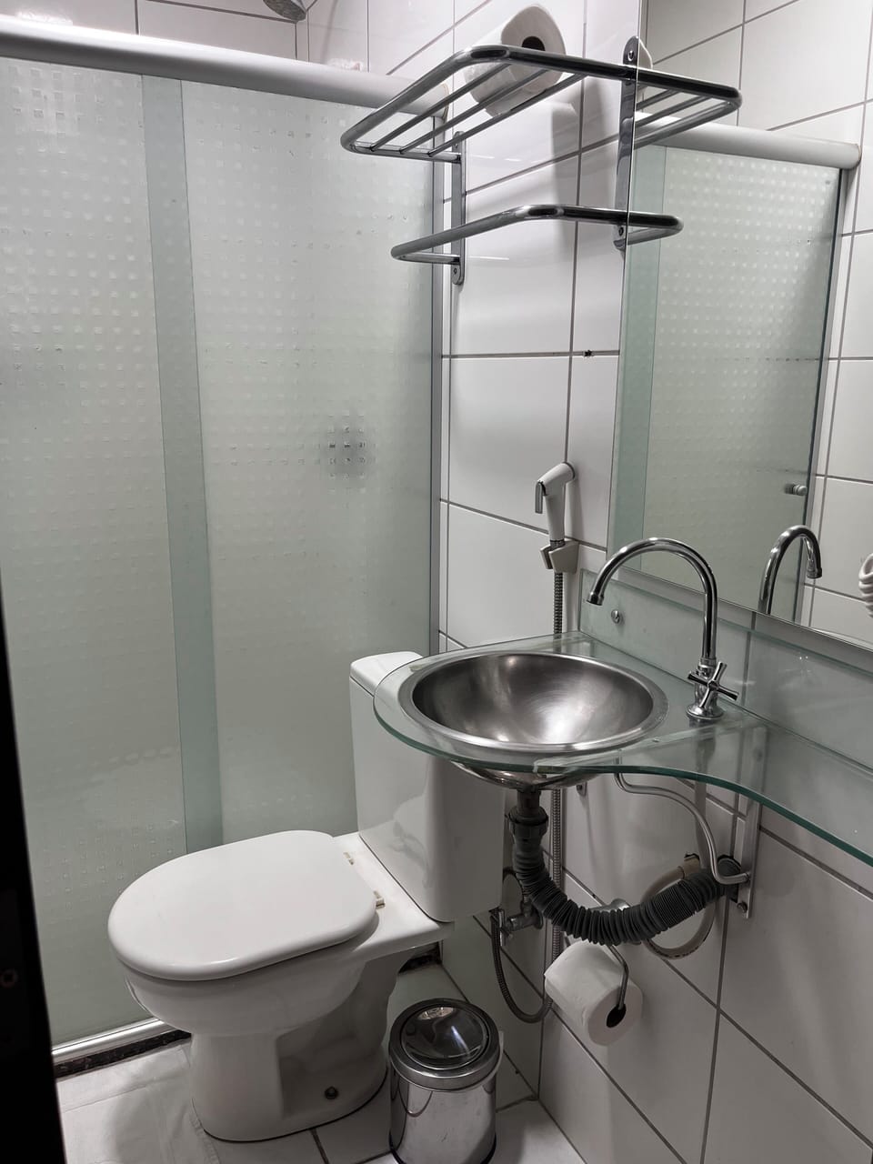 Executive Triple Room | Bathroom | Shower, free toiletries, hair dryer, towels