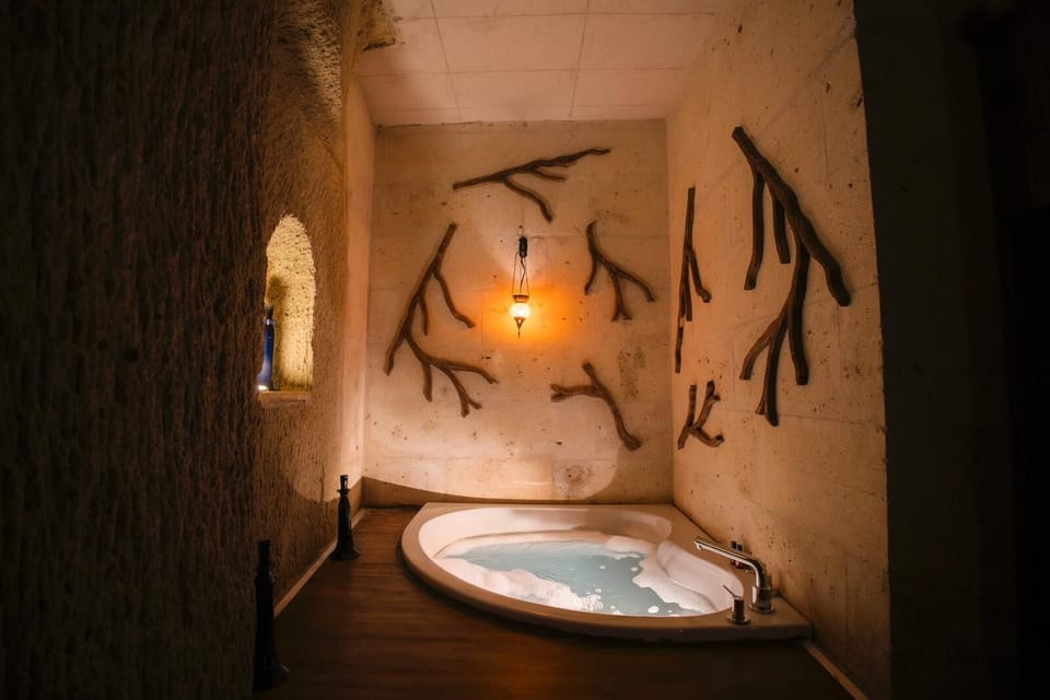 Premium Room | Bathroom | Free toiletries, hair dryer, slippers, towels