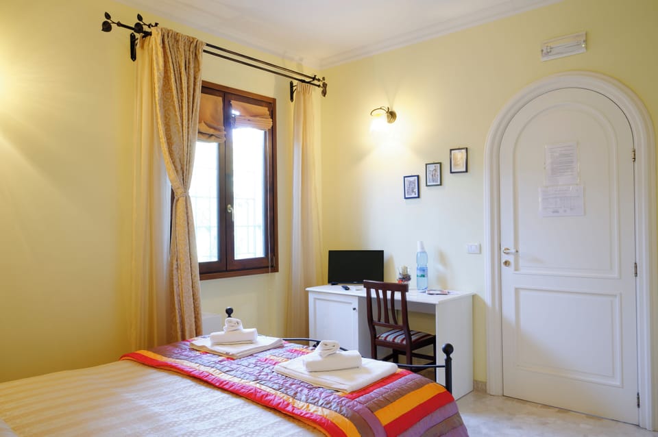 Basic Double Room | Free WiFi