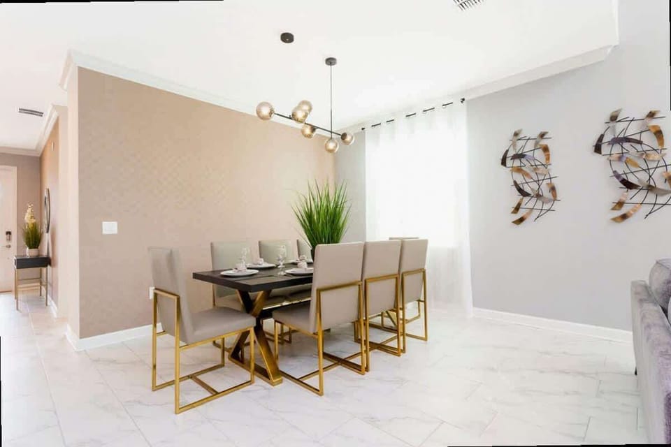 House | 5 bedrooms, high-speed internet