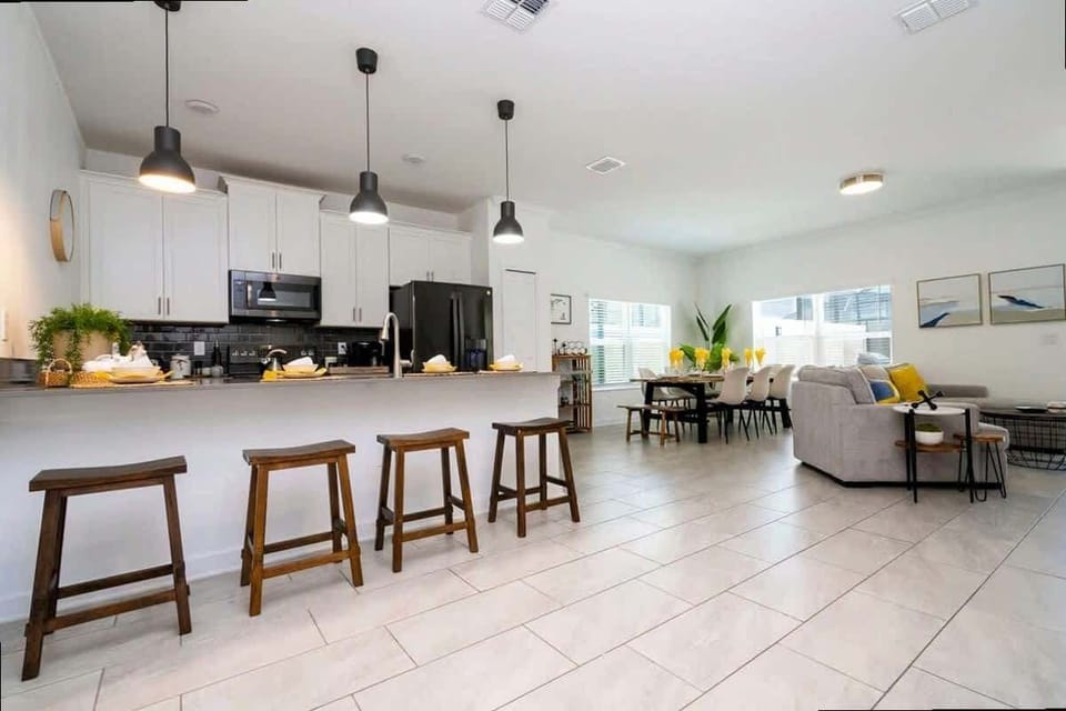 House | 5 bedrooms, high-speed internet