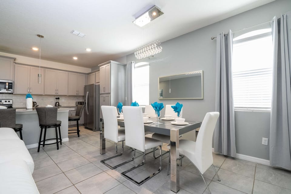 House | 6 bedrooms, high-speed internet