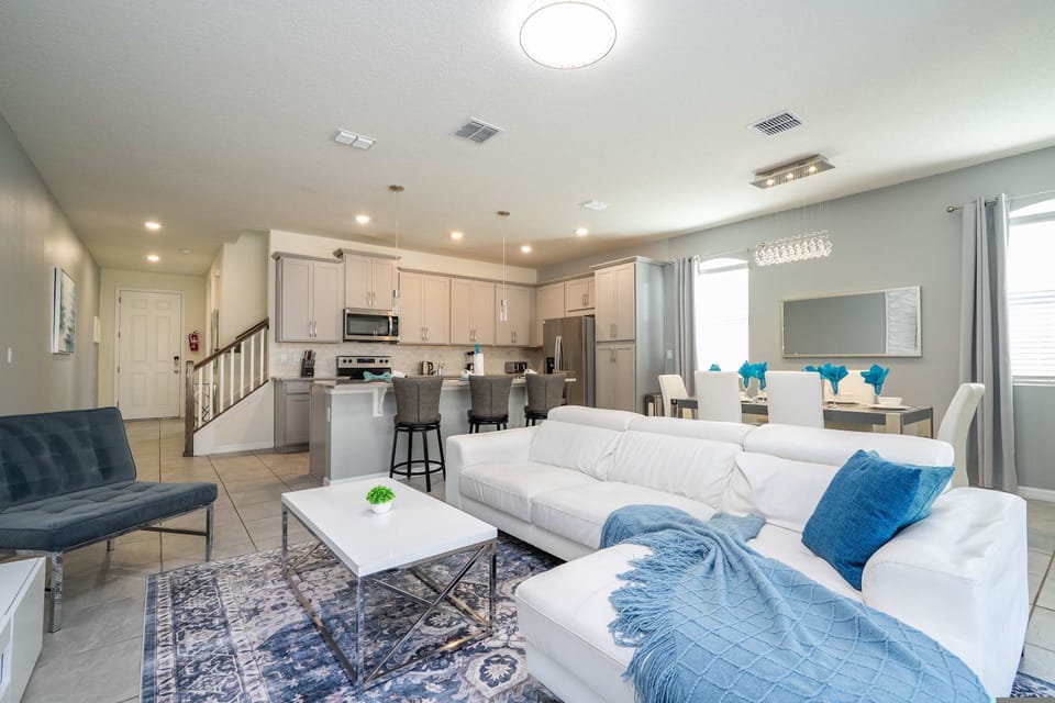 House | 6 bedrooms, high-speed internet