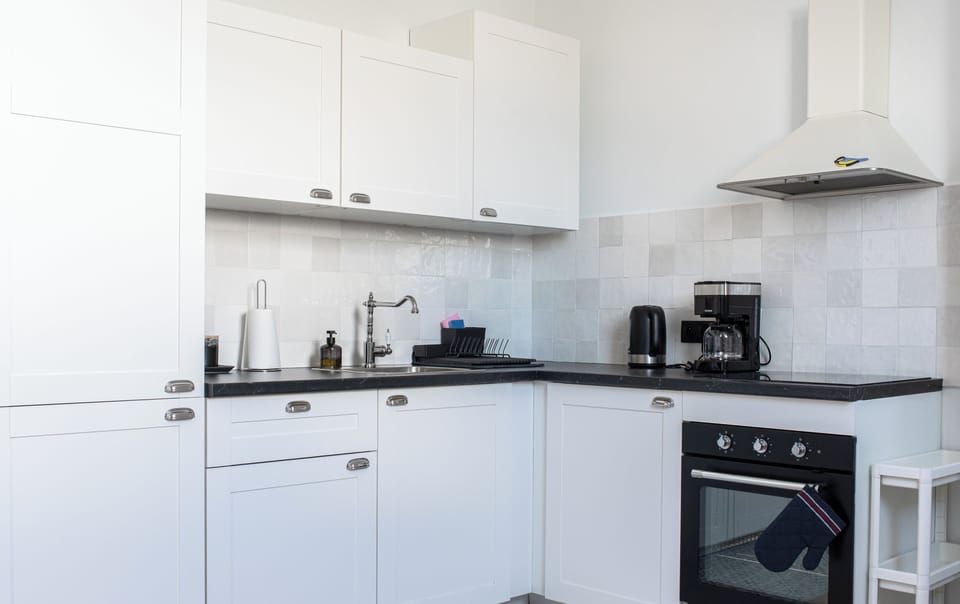 Studio Suite, City View | Private kitchenette | Electric kettle