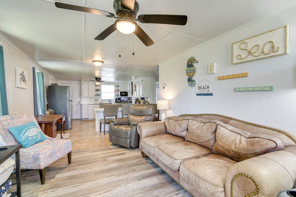 House (2 Bedrooms) | Interior