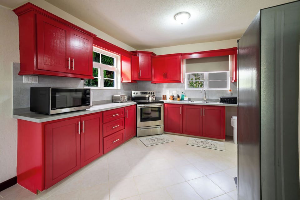 Apartment, Balcony, Garden View | Private kitchen | Toaster