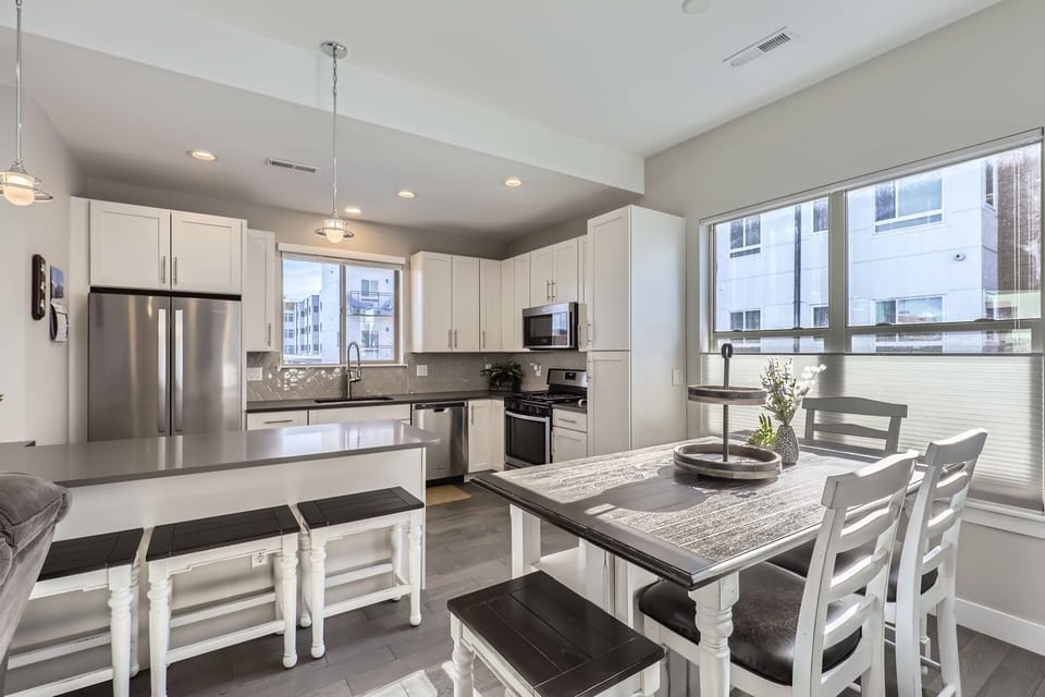 House, 2 Bedrooms | Private kitchen | Fridge, oven, coffee/tea maker, toaster