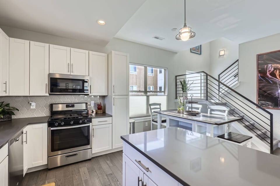 House, 2 Bedrooms | Private kitchen | Fridge, oven, coffee/tea maker, toaster