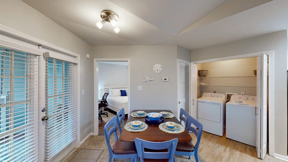 Apartment, Multiple Beds, Balcony, Garden View (Colony Club P3) | Dining