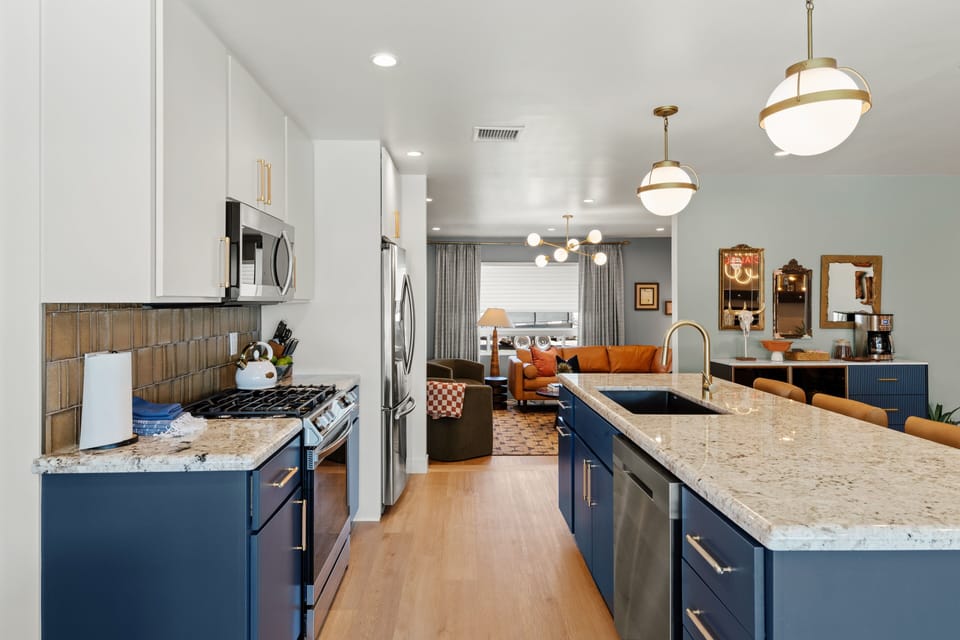 Fully stocked kitchen comes with everything to make large meals + snacks!