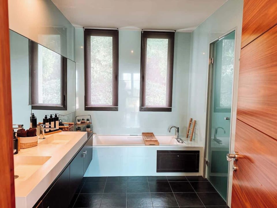 Connected bathroom