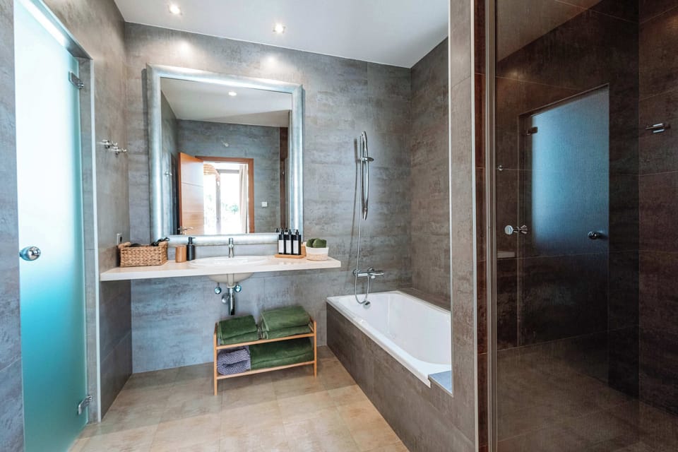 Connected bathroom