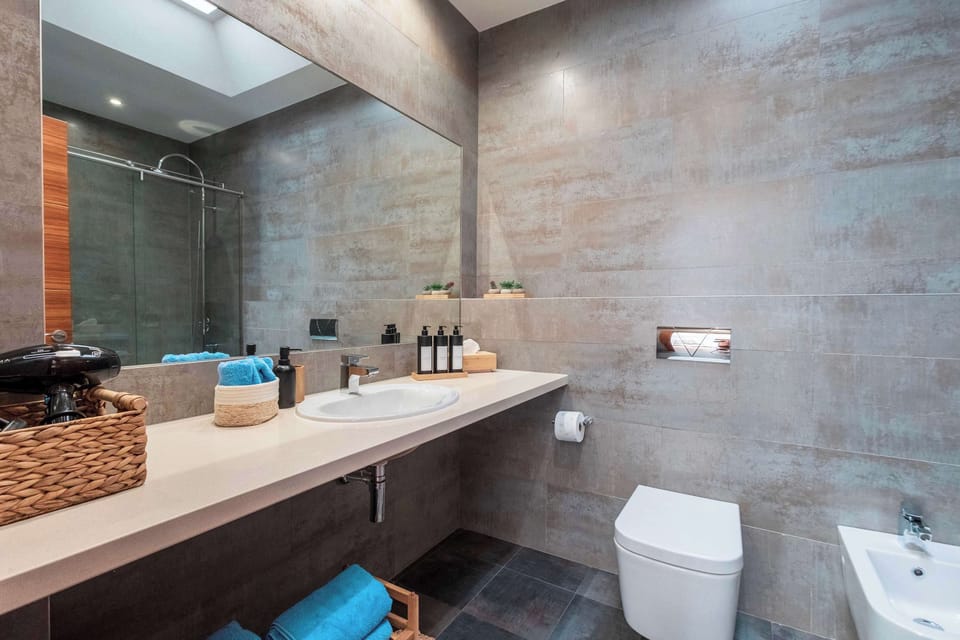 Connected bathroom