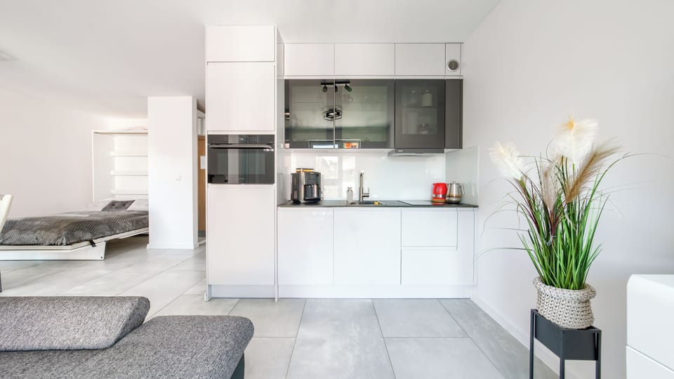 Studio (35) | Private kitchen | Fridge, stovetop, electric kettle, cookware/dishes/utensils