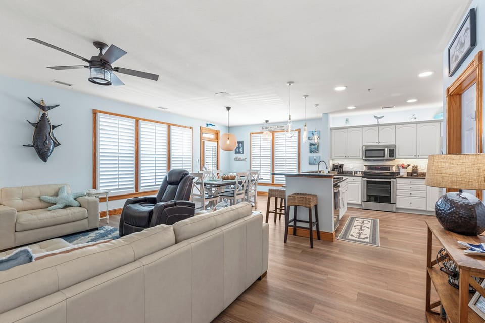 PC111: Slip 111 | Living Area and Kitchen