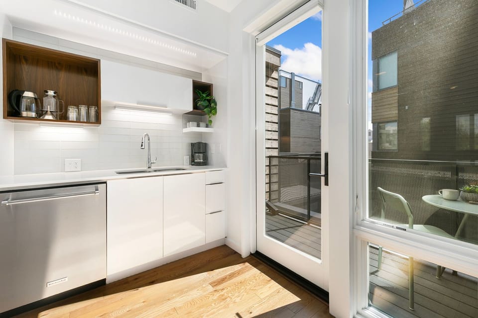 Townhome, Multiple Beds, Patio, Mountain View (401 Linden Street #3-332) | Private kitchen | Fridge, microwave, oven, stovetop