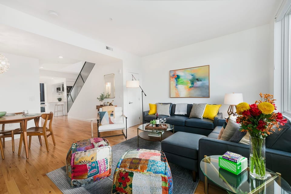 Townhome, Multiple Beds, Patio, Mountain View (401 Linden Street #3-332) | Living area | 55-inch flat-screen TV with digital channels