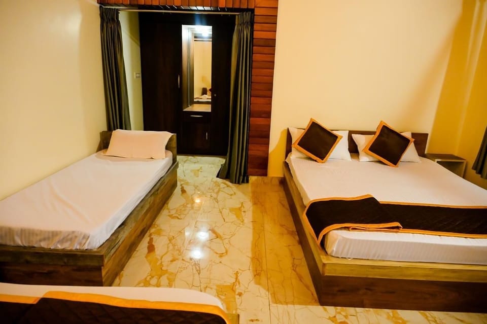 Family Room | Iron/ironing board