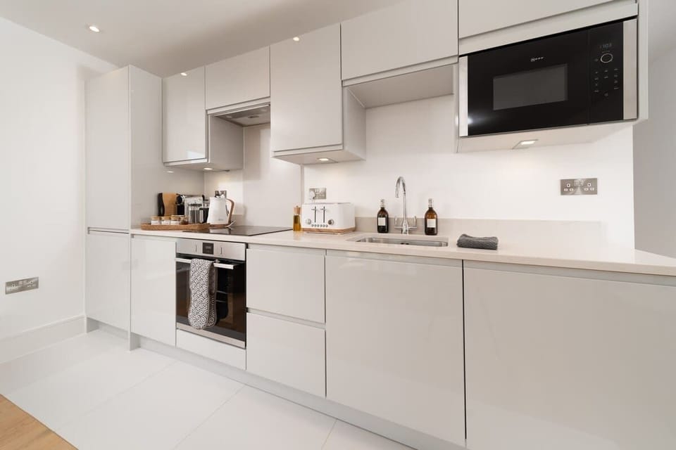 Enhance your getaway with a modern kitchen designed for effortless cooking, so you can enjoy delicious meals without the hassle.