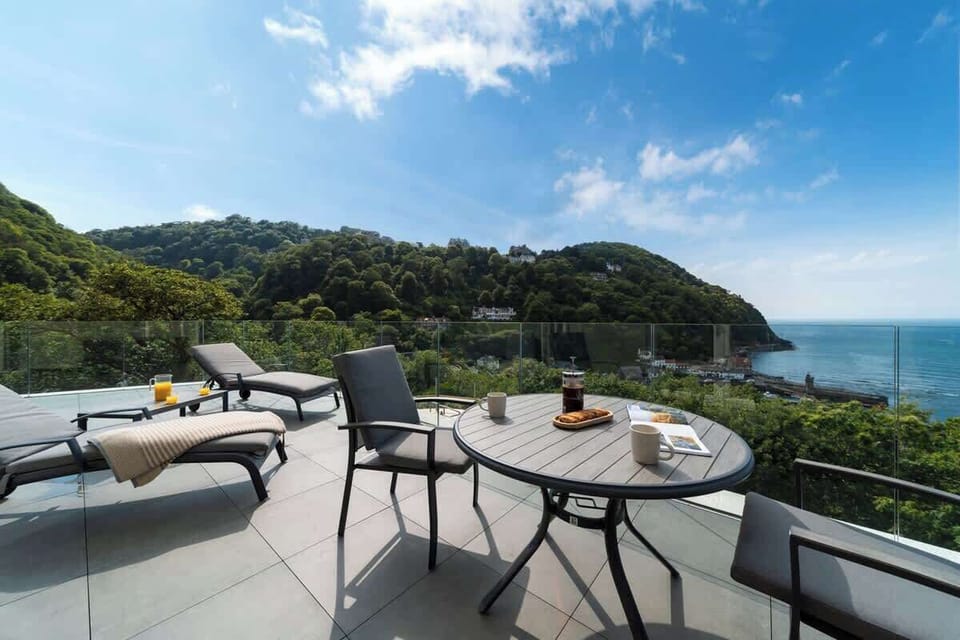 Relax on the spacious patio with panoramic sea views, the perfect spot to unwind and soak in the breathtaking coastal scenery.