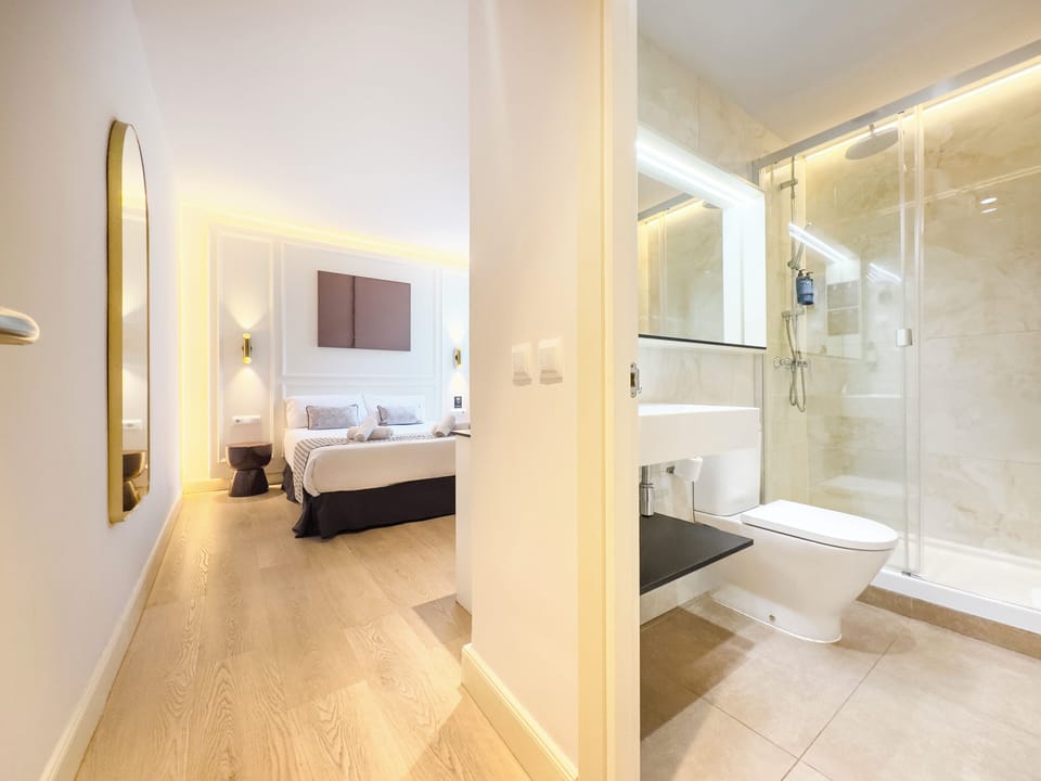 Comfort Double Room | In-room safe, blackout drapes, soundproofing, iron/ironing board
