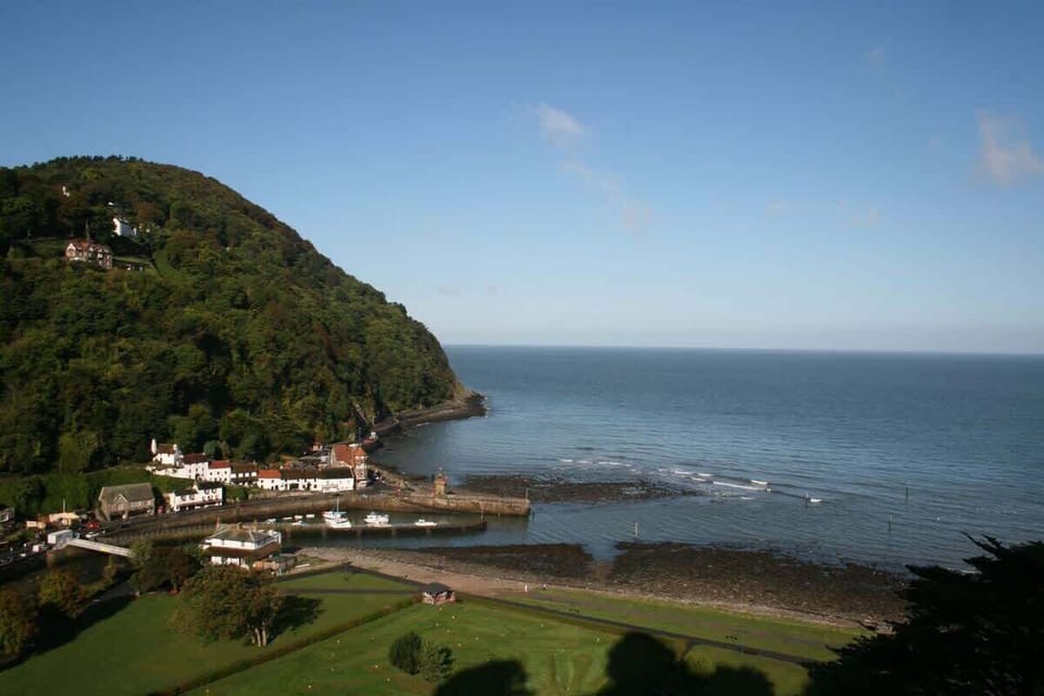 Walk to the charming seaside town of Lynmouth only minutes away.