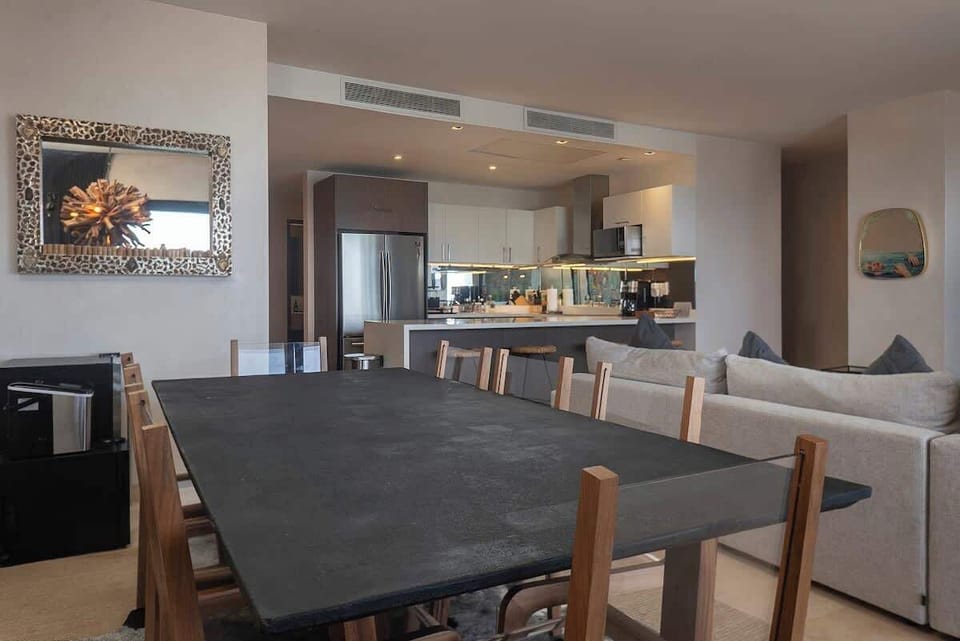 Spacious dining area 