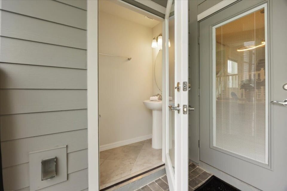 16160 Palm Frond Ave (28).jpg