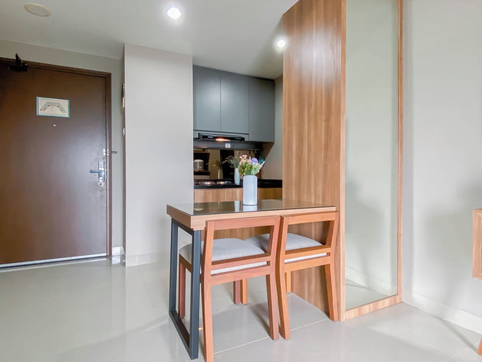 Standard Apartment | Dining room