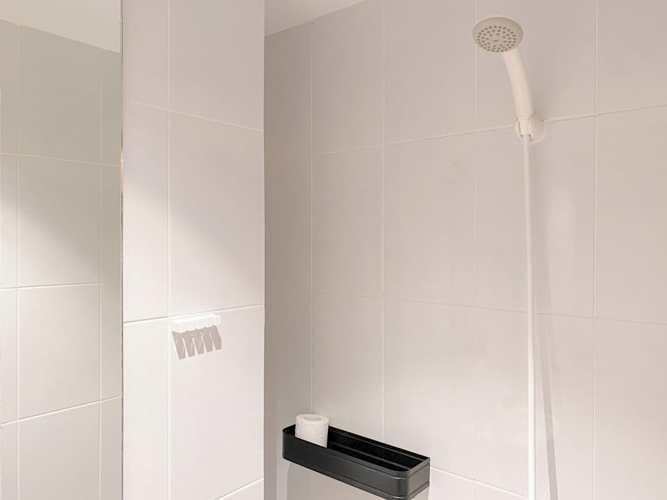 Standard Apartment | Bathroom