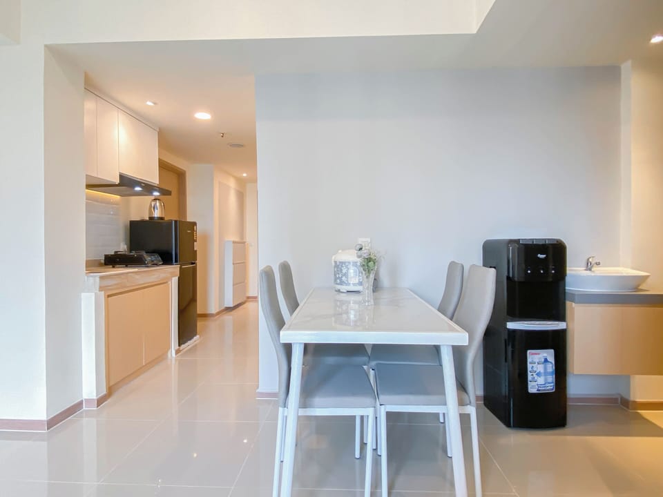 Standard Apartment | In-room dining