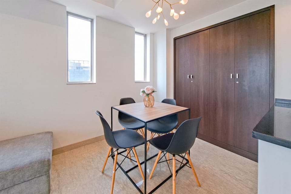Standard Apartment | In-room dining