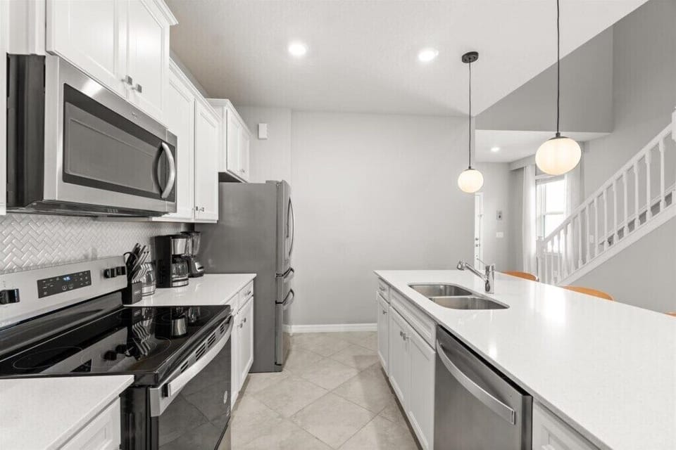 15882 Cape Coral Loop  (9).jpg