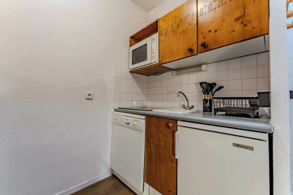 Fully equipped kitchenette for cozy nights in—cook your après-ski favorites while enjoying your mountain getaway.